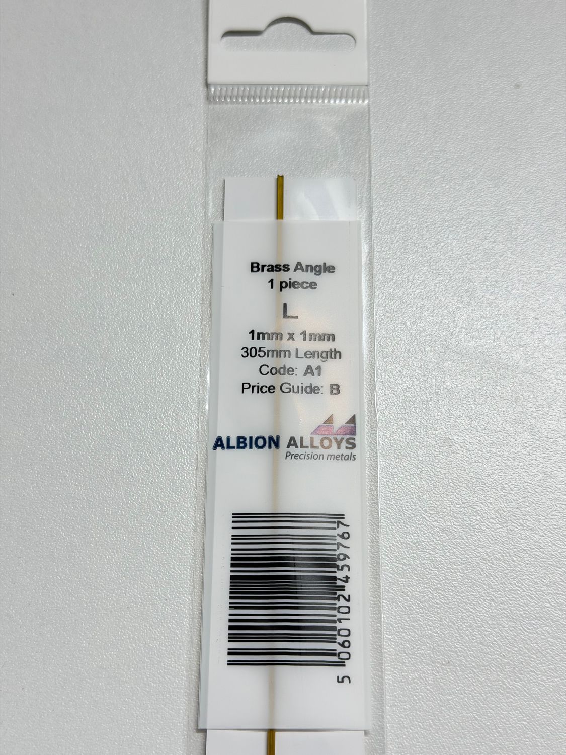 1x messing L profiel 1x1mm L305mm Albion Alloys