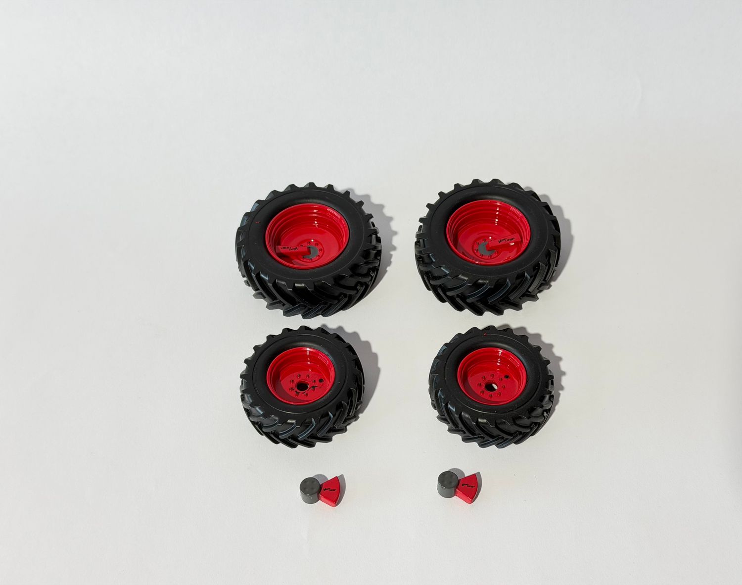 Bandenset Fendt 516 incl naafkapjes &amp; variogrip