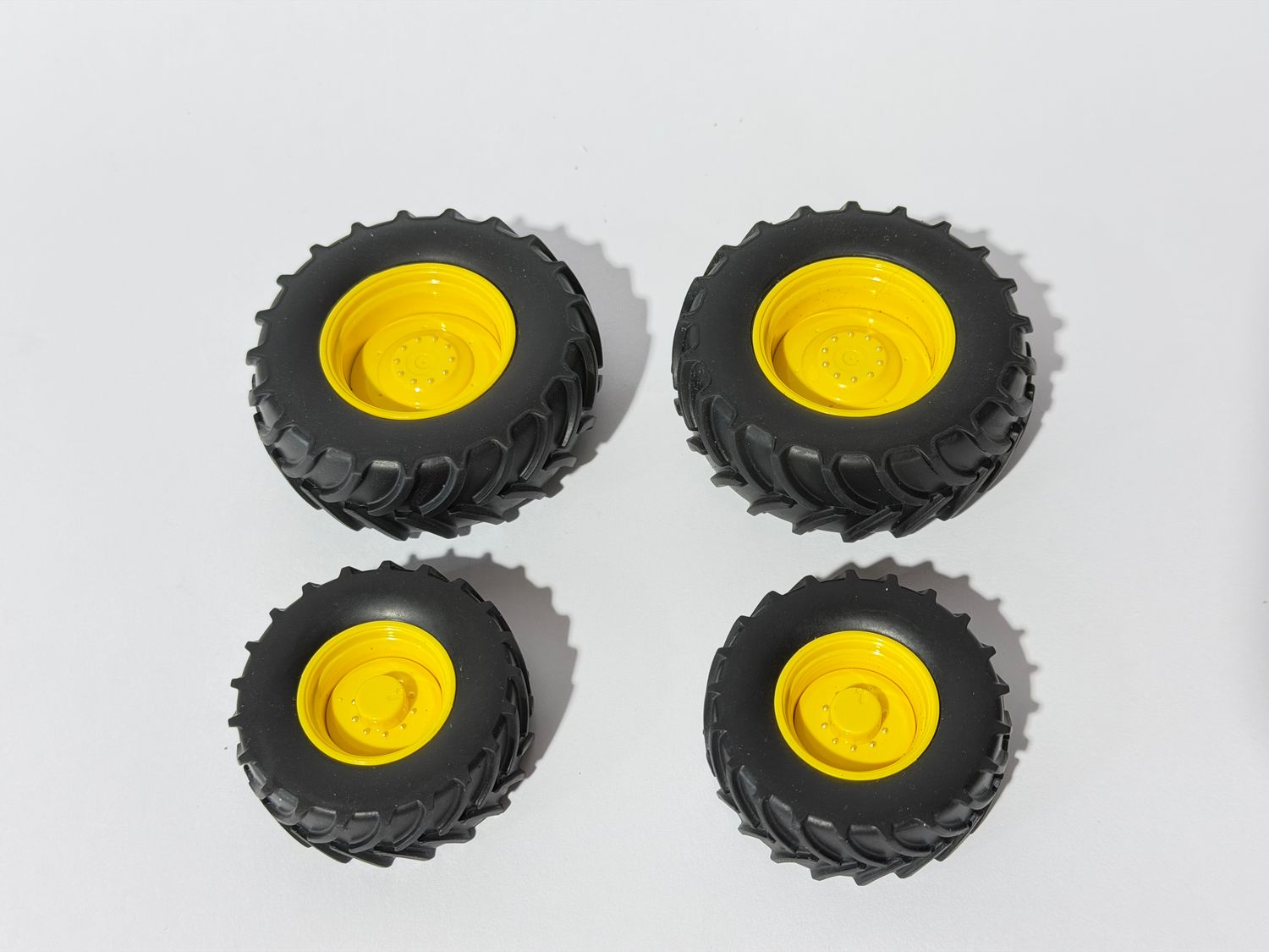 Bandenset John Deere 7530 incl naafkapjes