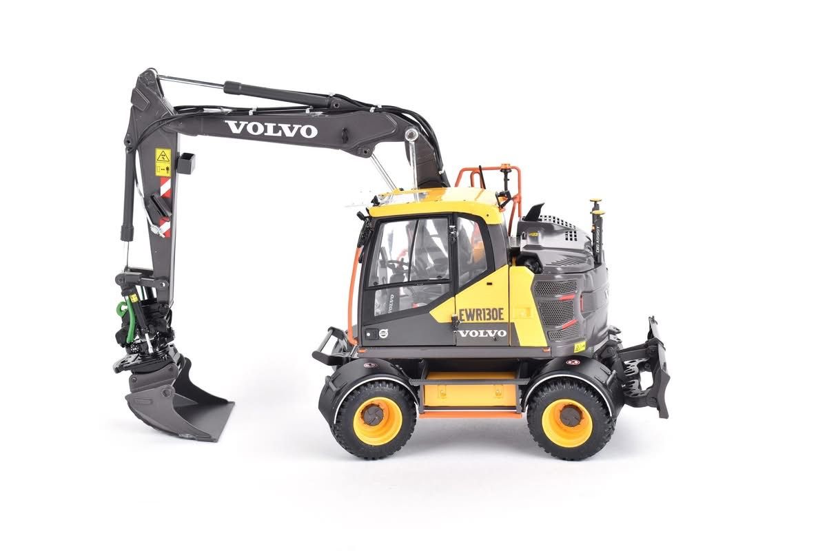 Volvo EWR 130E wheeled excavator. Nokian Ground Kare version. Including Steelwrist tiltrotator.
