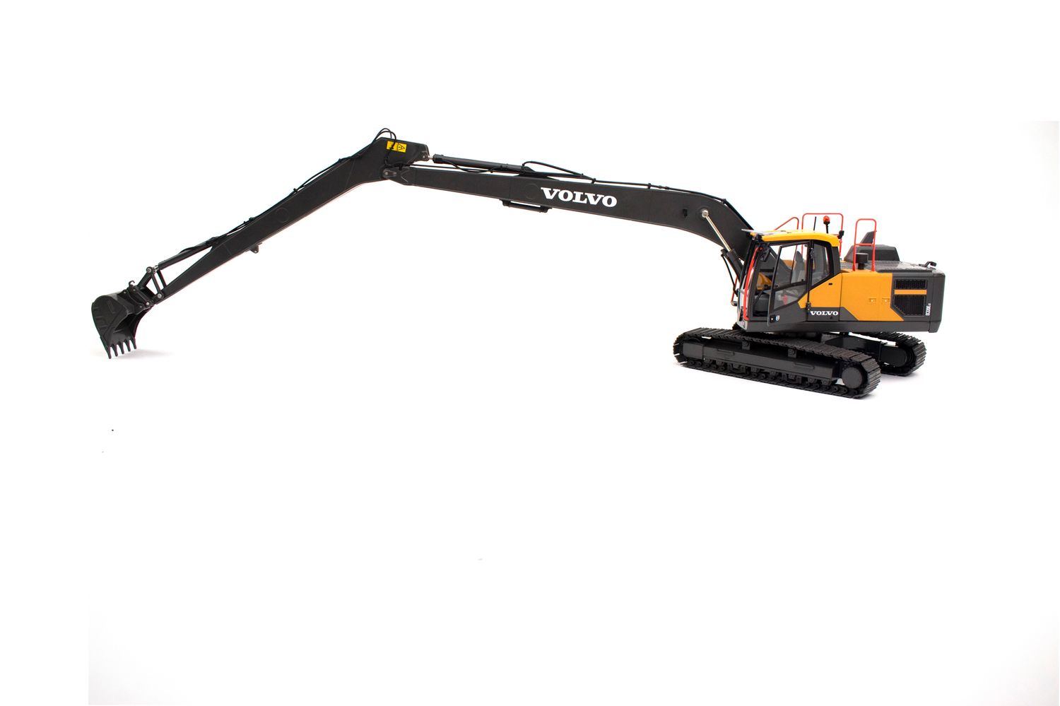 Volvo EWR 130E wheeled excavator. Nokian Ground Kare version. Including Steelwrist tiltrotator.