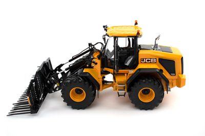 JCB 435S Agri wheel loader with grass forkDisconnectable accessory Quick Fit system to connect future accessories