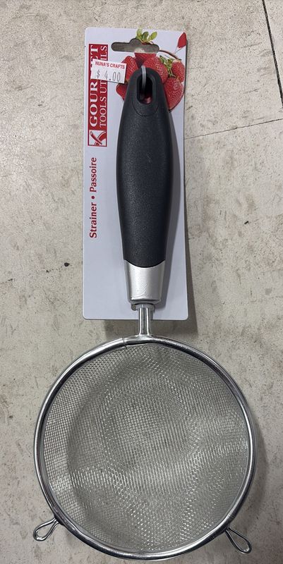 Strainer. passoire