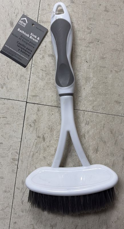 Bathtub brush sink