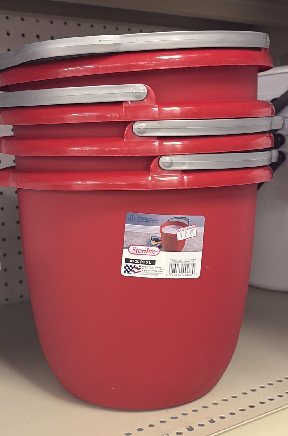 Sterilite 9.5L bucket RED