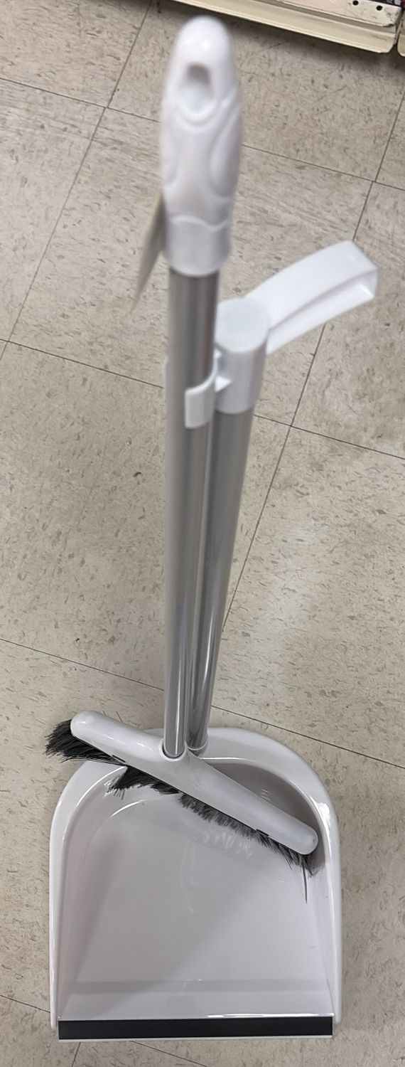EZ clean Dustpan and broom