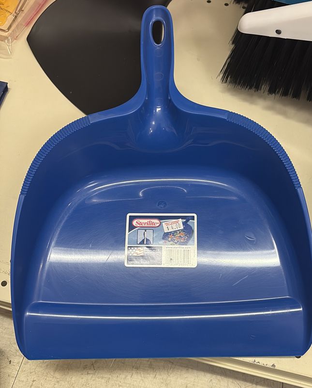 Sterilite dustpan