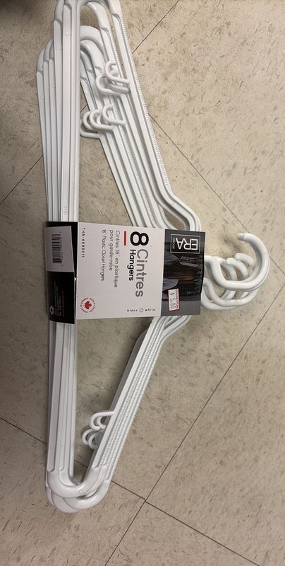 8 cintres hangers