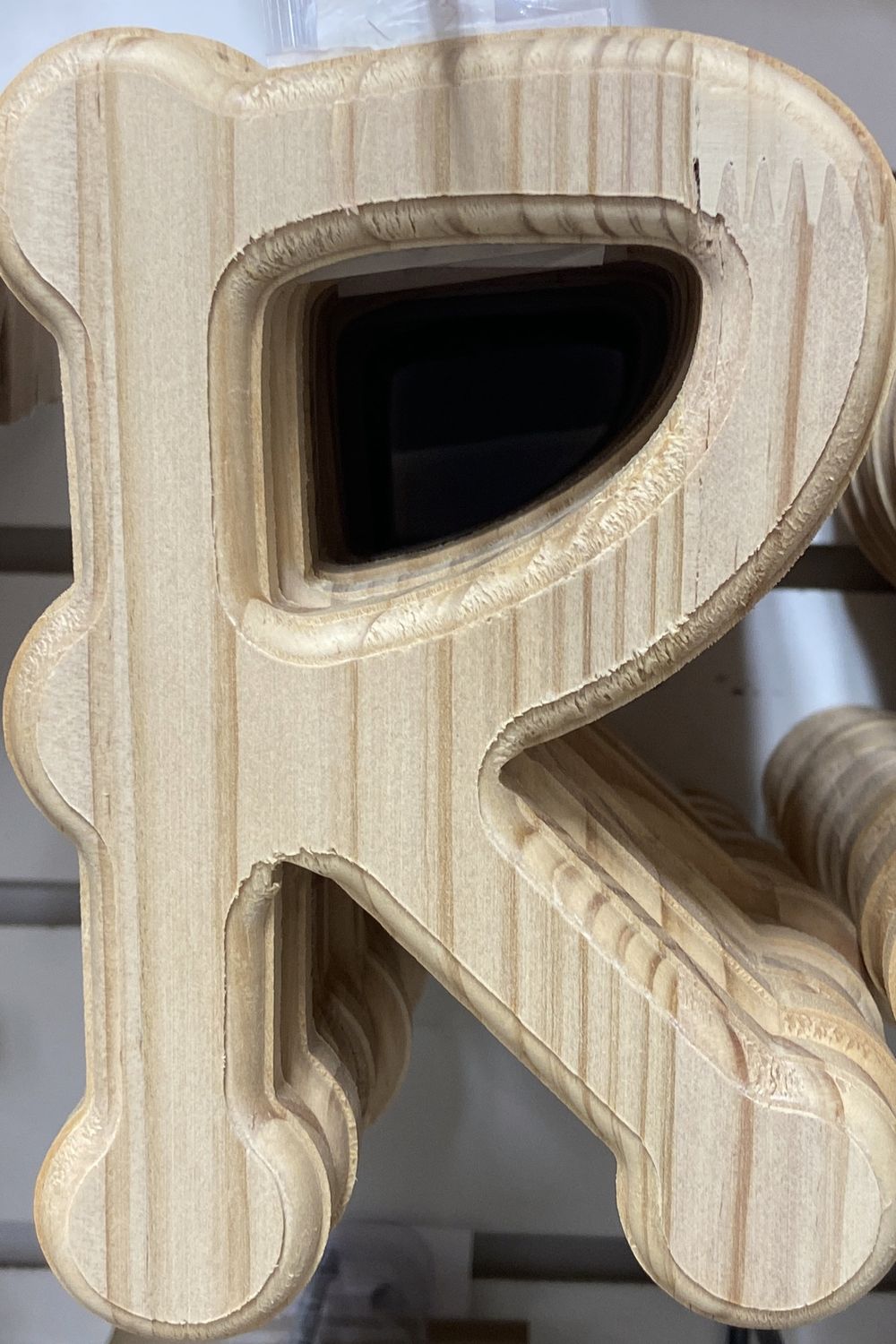 MultiCraft: Wooden Letters - R