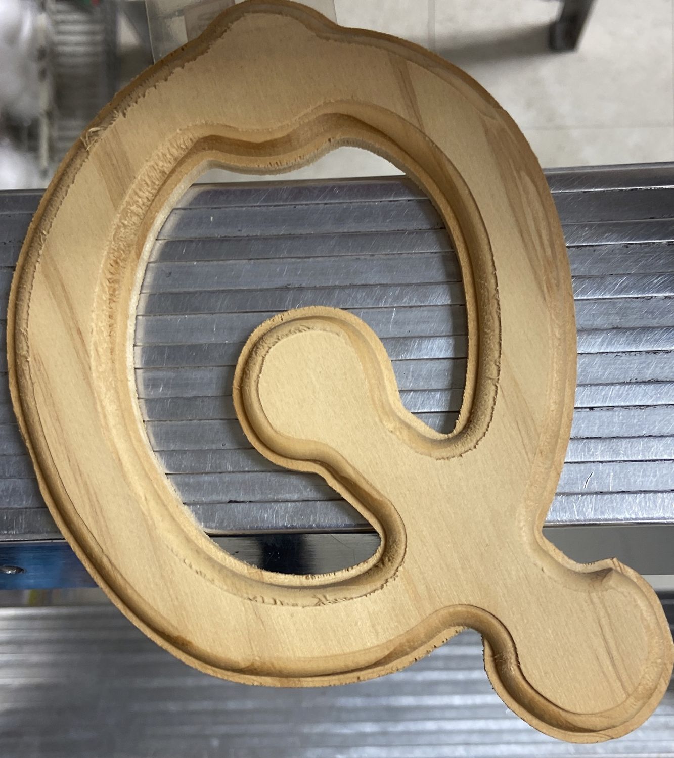 MultiCraft: Wooden Letters - Q