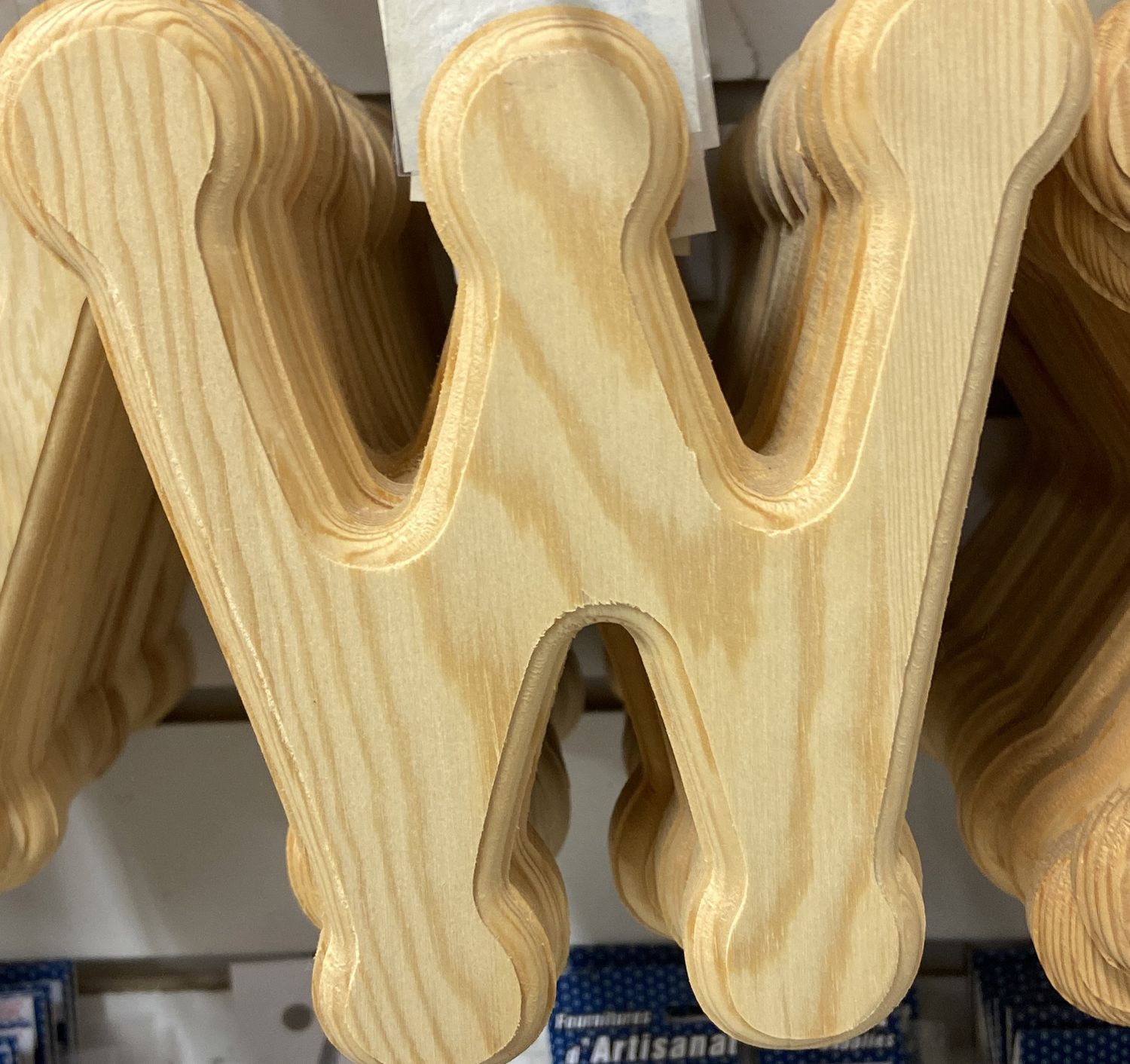 MultiCraft: Wooden Letters - W