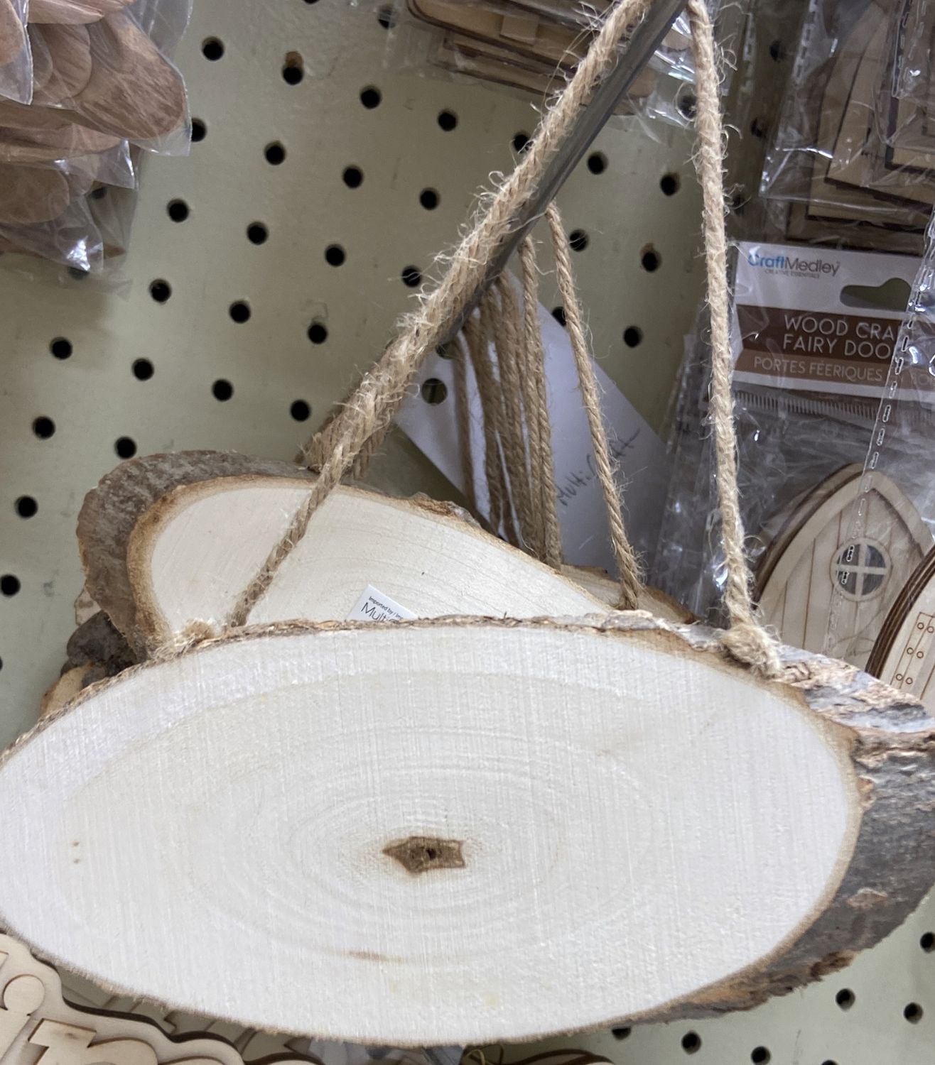 MultiCraft: Small Hanging Wooden Slice