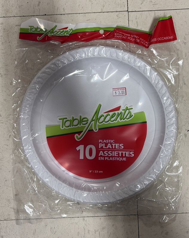 10 plastic plates