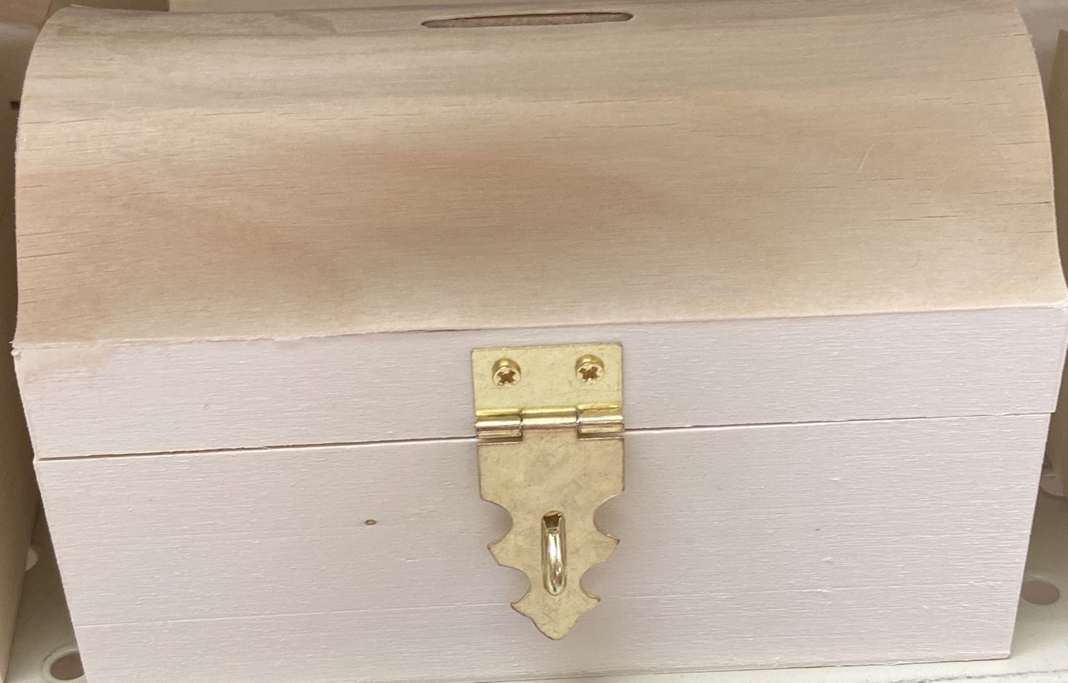 MultiCraft: Wooden Money Chest with Latch