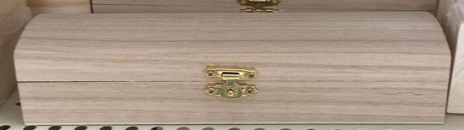 MultiCraft: Long Wooden Box with Clasp