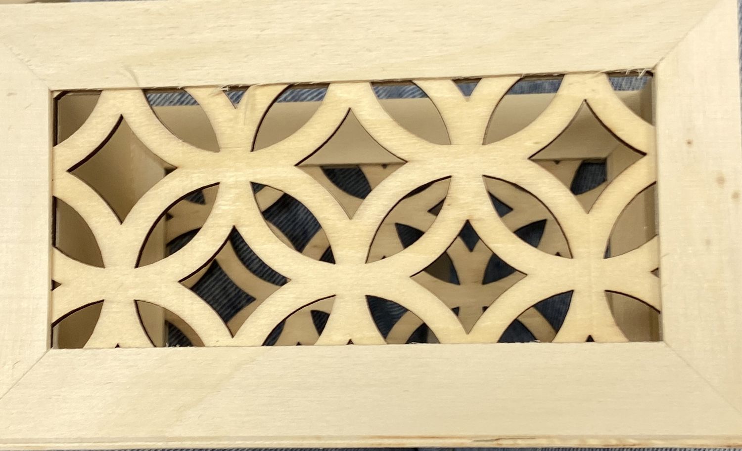 MultiCraft: Large Wooden Tray with Intersecting Circles