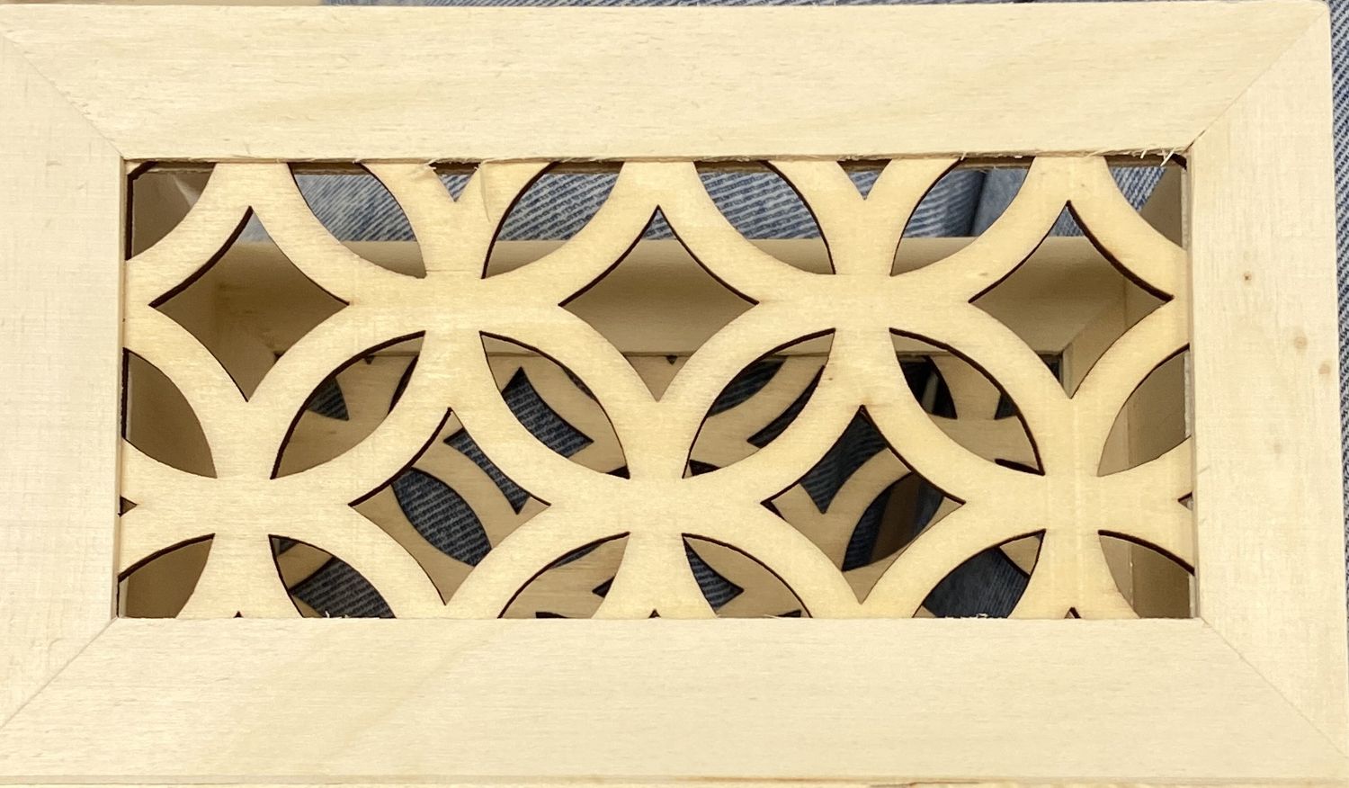 MultiCraft: Medium Wooden Tray with Intersecting Circles