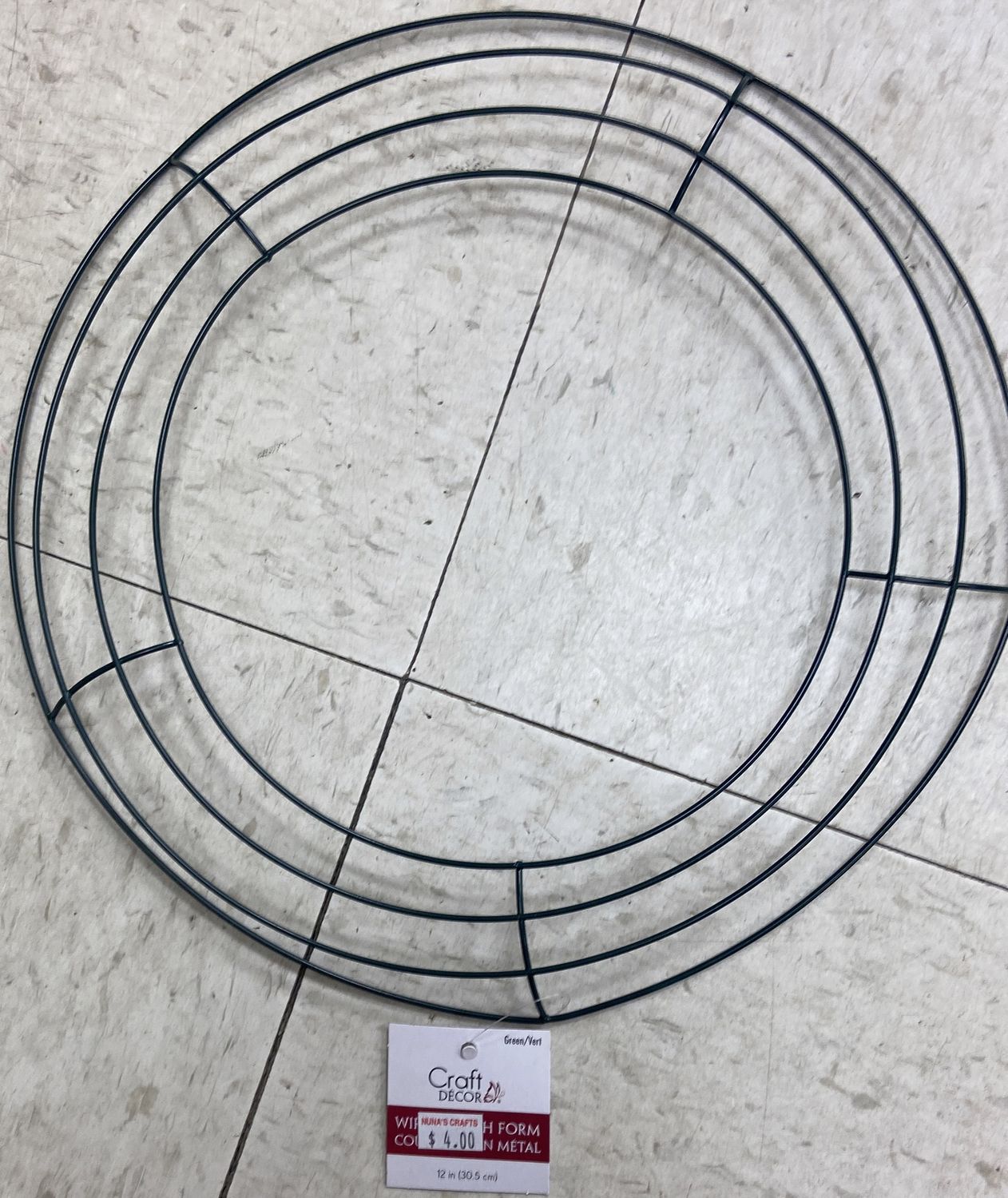 Craft Decor: 12&quot; Green Wire Wreath Form