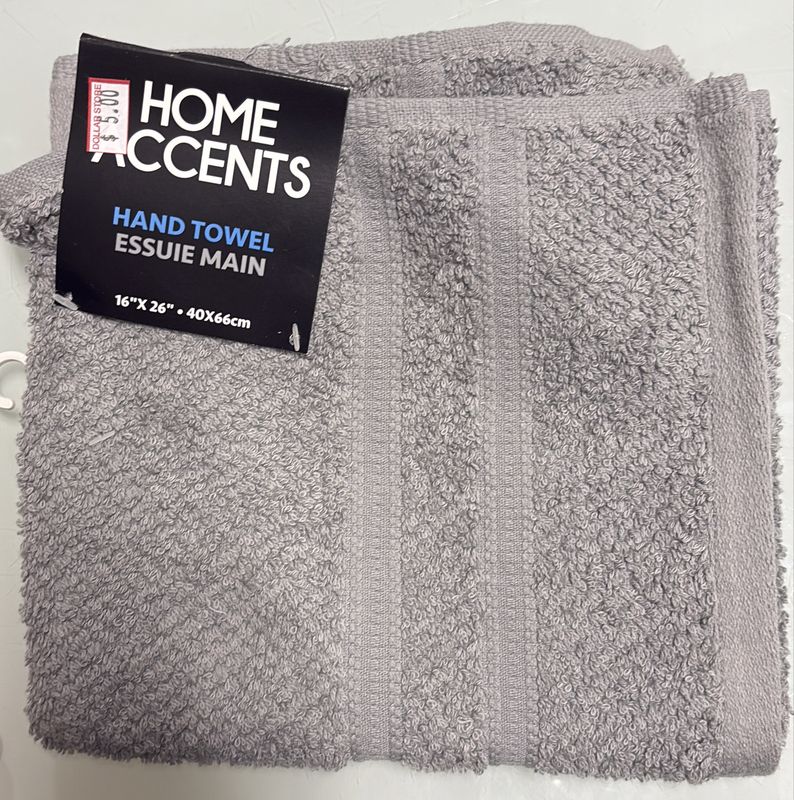 Home Accents: 16in x 26in Grey Bath Towel