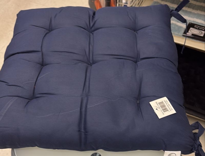 Cotton chain cushion