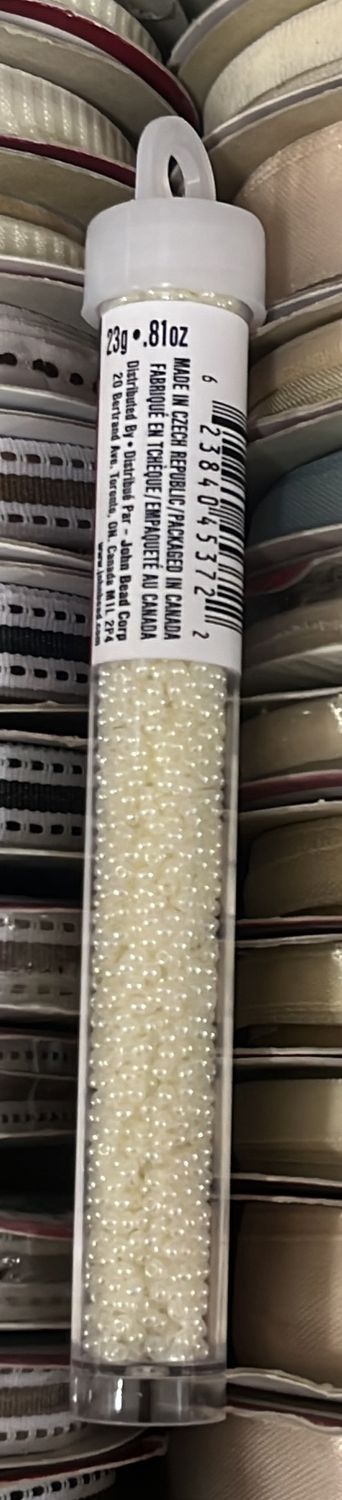 11/0 Czech Seed Beads (66435004V Opaque Ceylon Dyed Pearl)