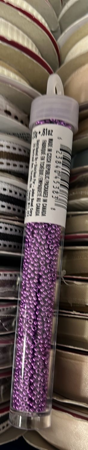 11/0 Czech Seed Beads (664350025V Metallic Purple)