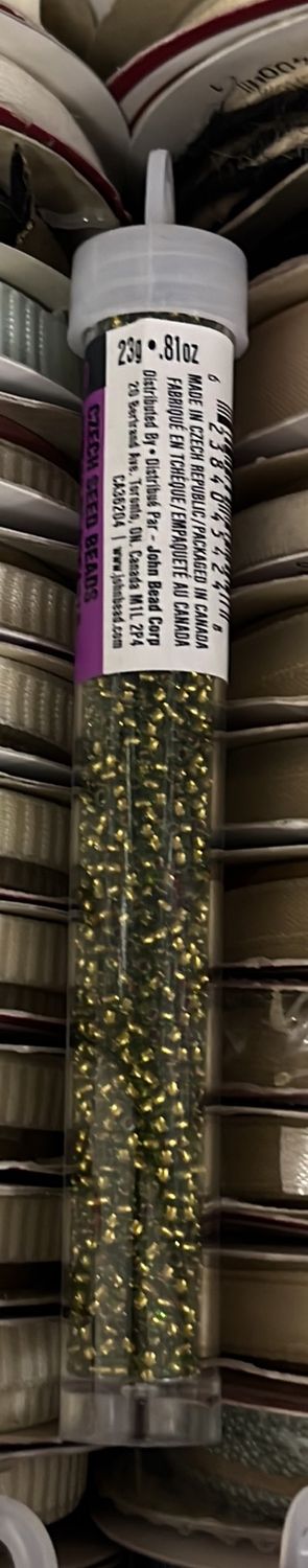 11/0 Czech Seed Beads (66435077V Transparent Green Copperlined)