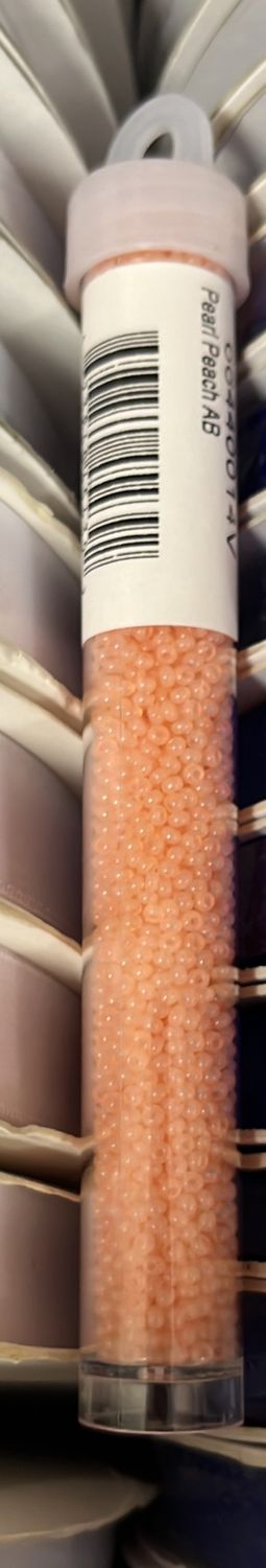 11/0 Czech Seed Beads (66440014V Pearl Peach AB)