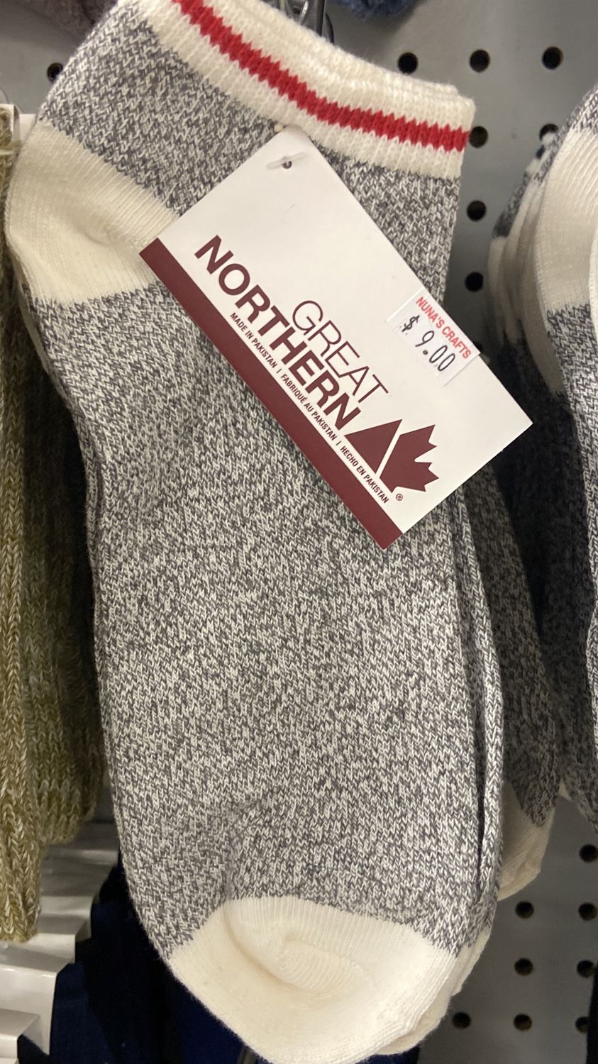 Great Northern: Mens No Show Socks with Red Stripe