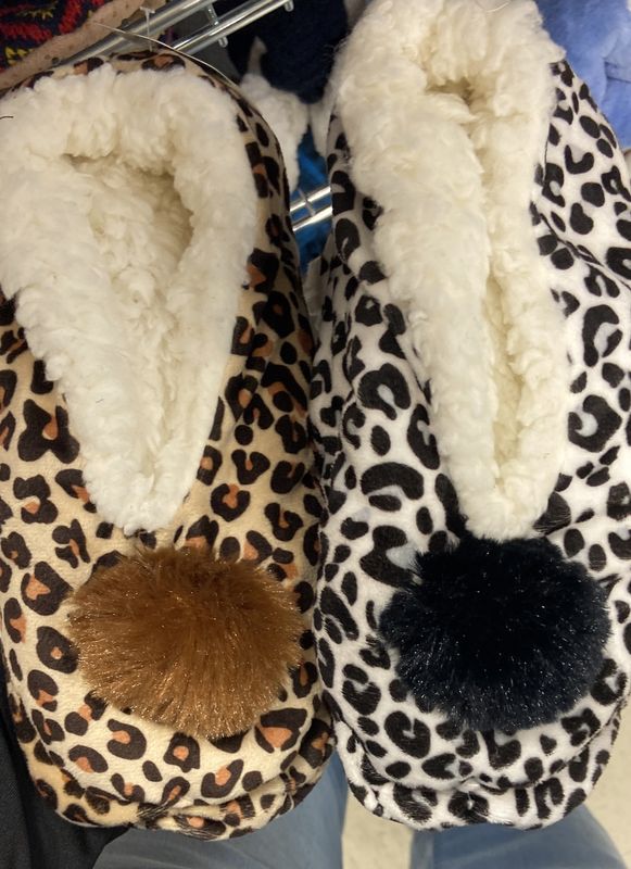 Densley: Asst. Color Cheeta Print Slippers