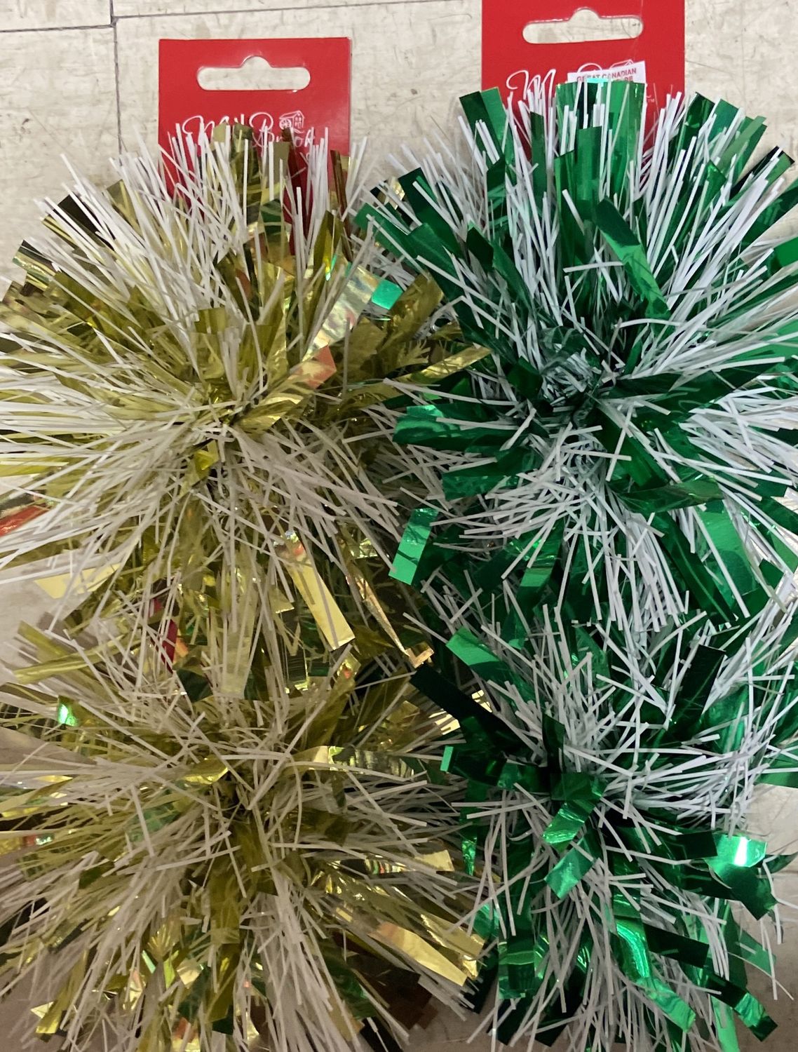 MillBrook: 2x Gold/Green Spiky Bows