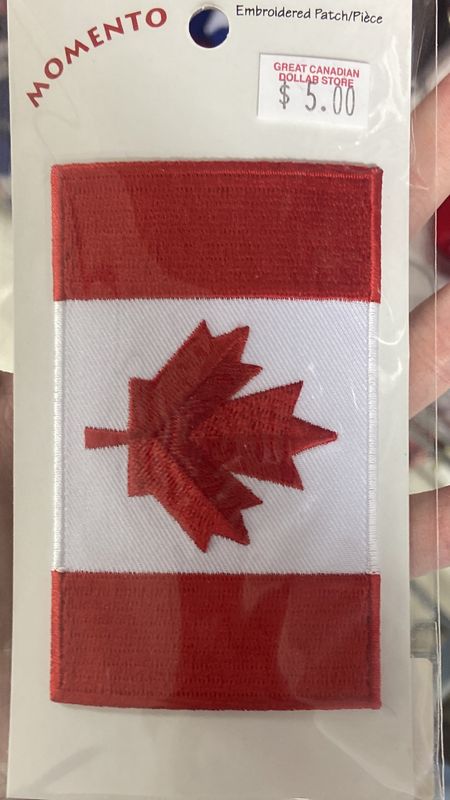 Momento: Canada Flag Embroidered Patch