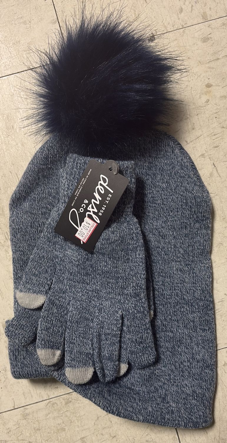 Ladies toque,,