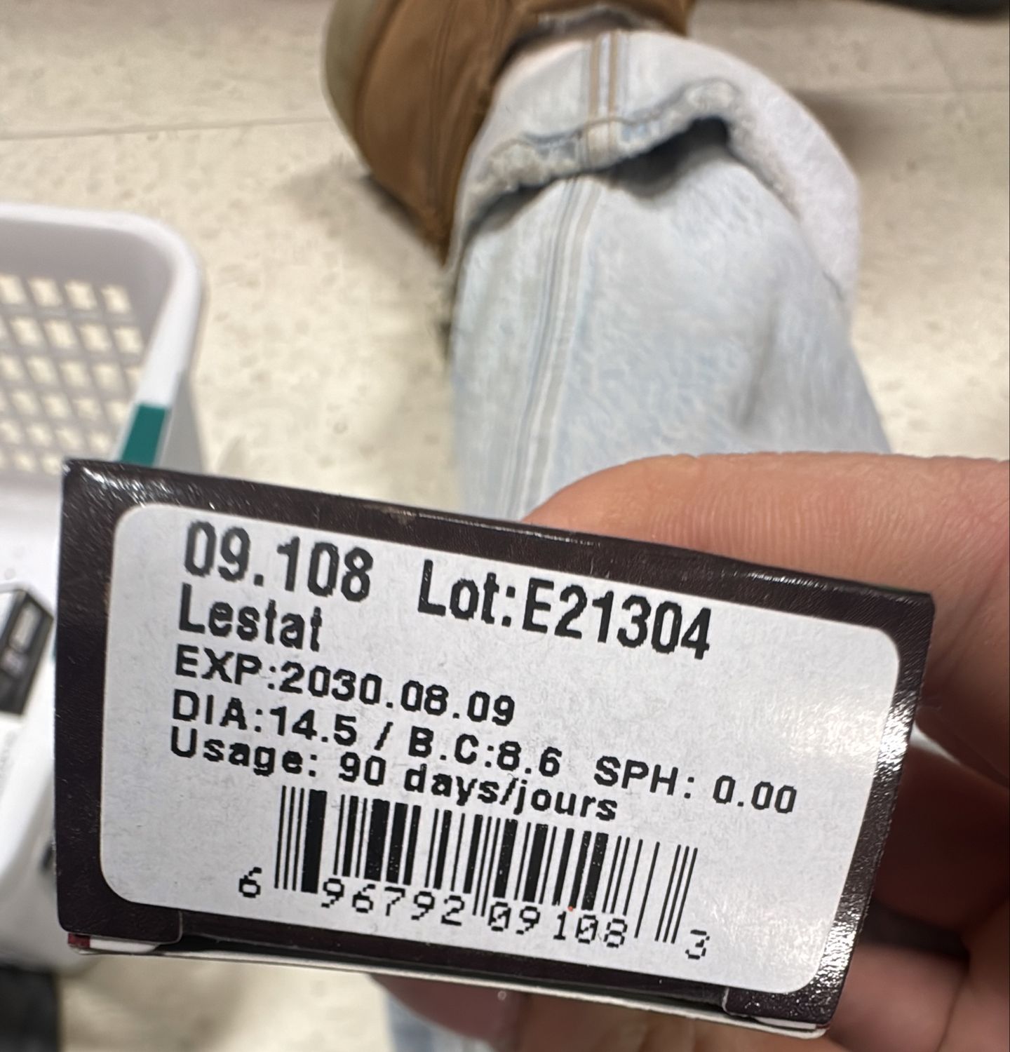 cosmetic contact lenses: lestat