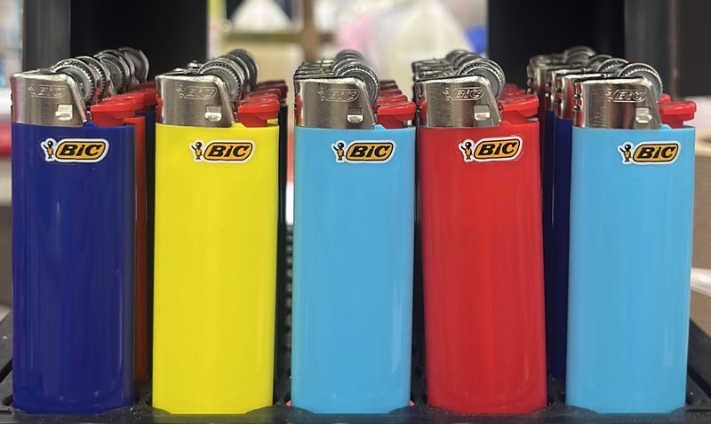 1pc Bic Solid Color Lighters