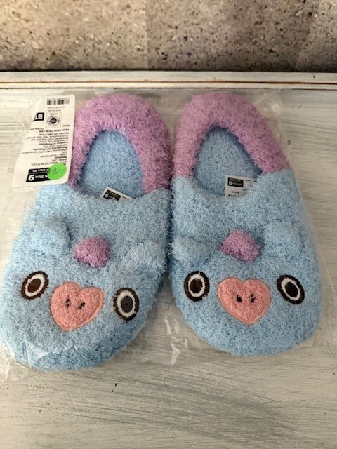 BT21 Warm Room Shoes US 9 Mang