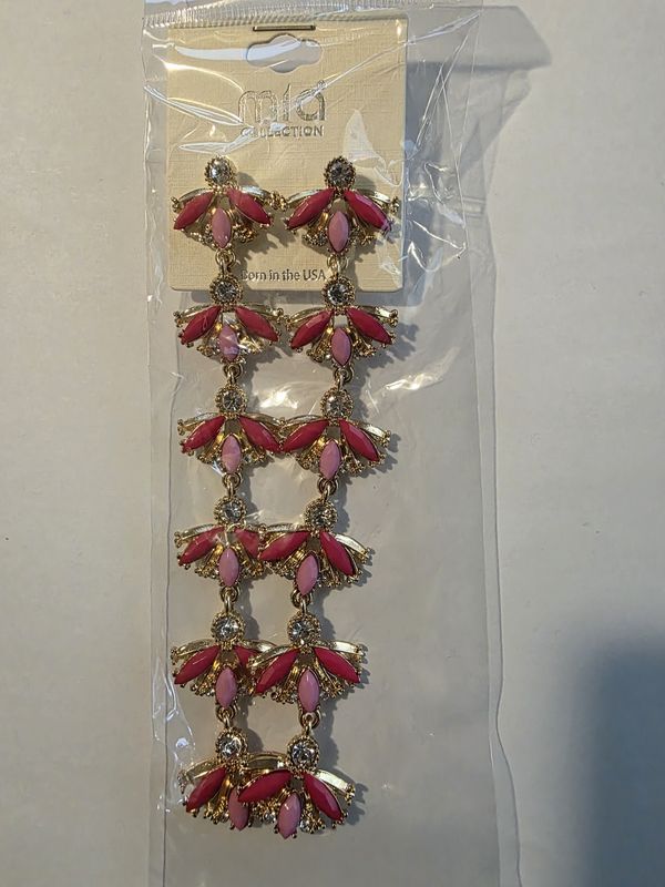MIA Collection earrings 5 inches