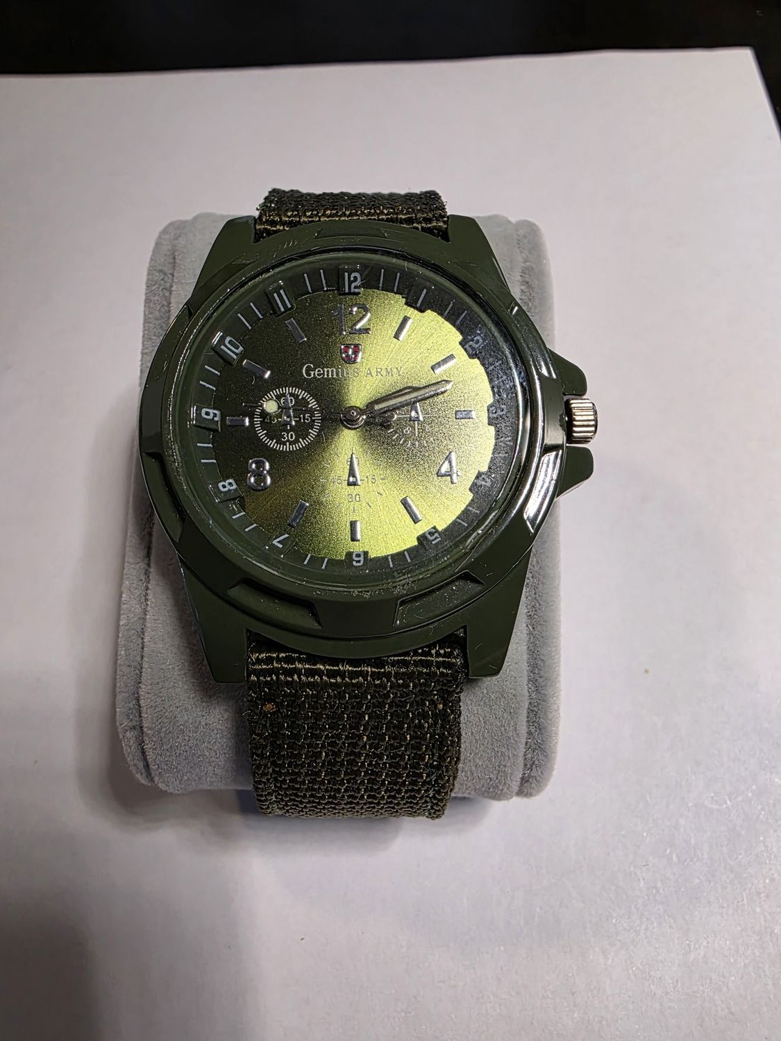 Gemius Army Analog Wristwatch Green Canvas Buckle Band pre owned