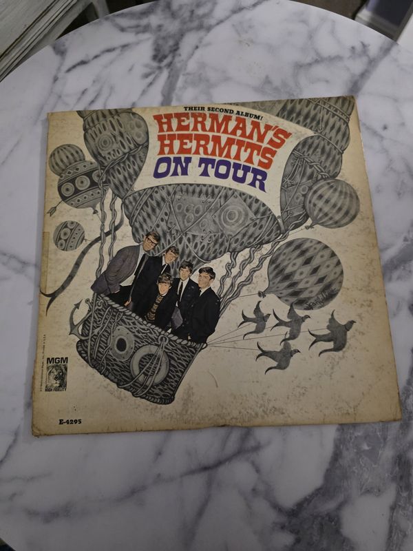 HERMAN&#39;S HERMITS ON TOUR (VG) E-4295 LP VINYL RECORD PRE OWNED