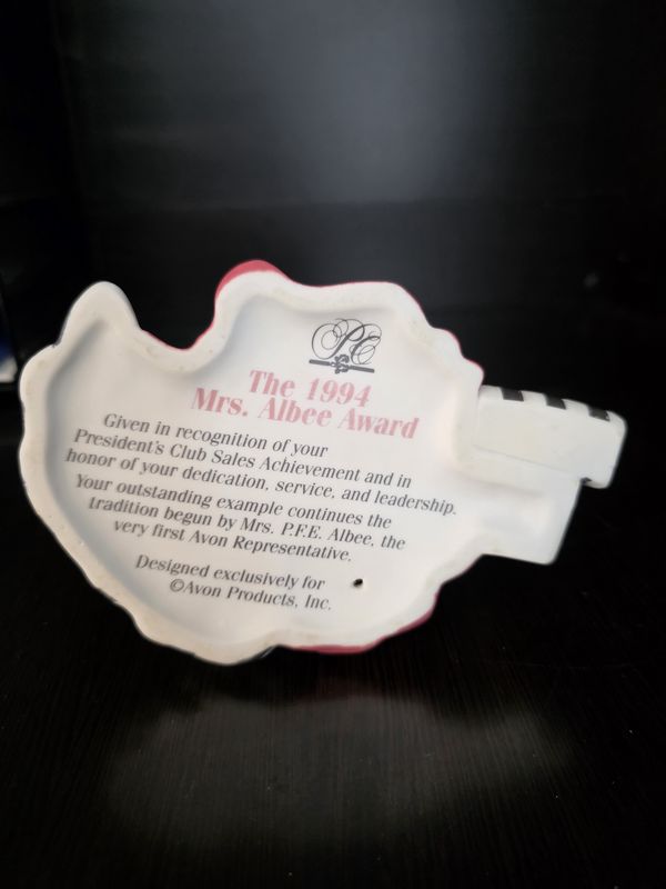 1994 Avon "Mrs. Albee" Award Porcelain Victorian Style Figurine  PRE OWNED