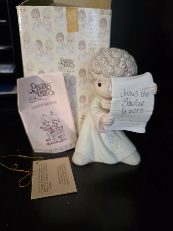 Precious Moments: 105635 Have I Got News for You  Nativity Addition PRE OWNED WBOX