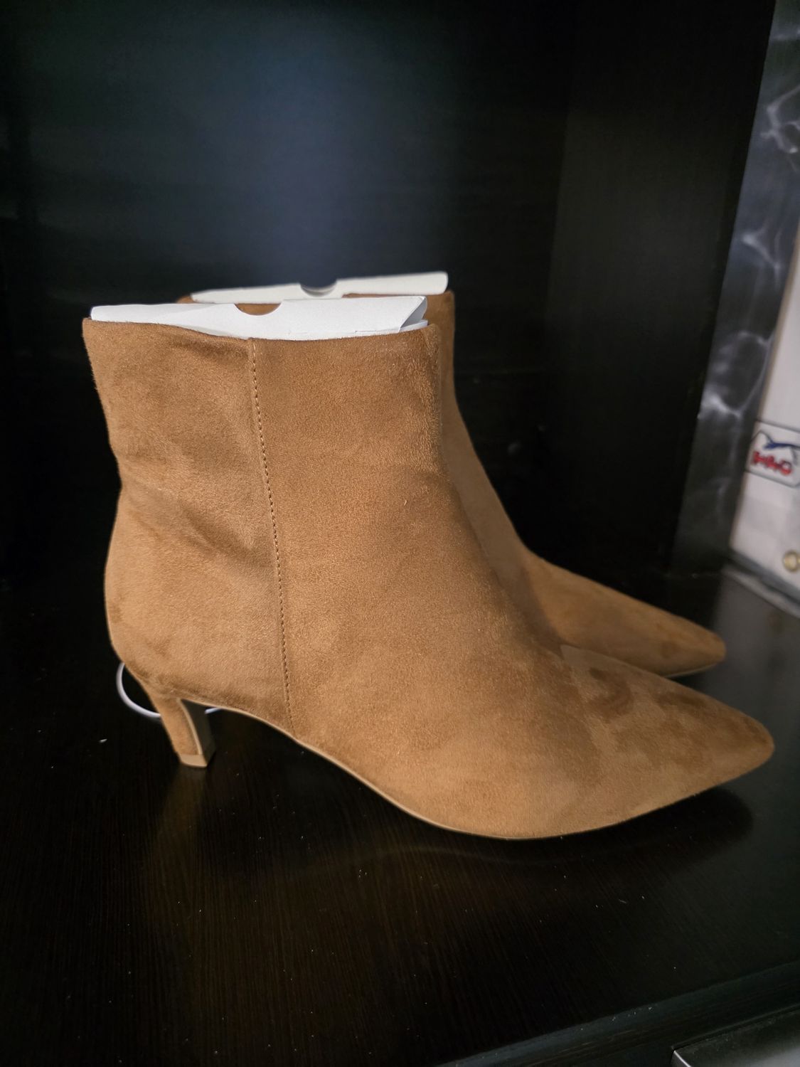 Women&#39;s Taylor Kitten Heel Ankle Boots Tan - Universal Thread New NO BOX SIZE 9