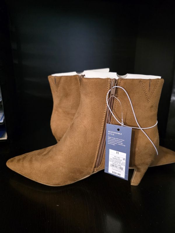 Women's Taylor Kitten Heel Ankle Boots Tan - Universal Thread New NO BOX SIZE 9.5