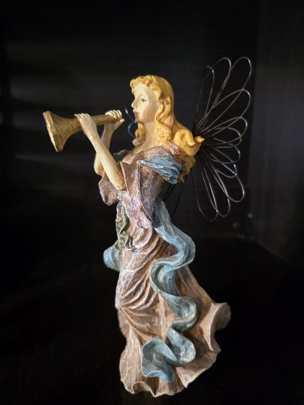 VINTAGE YOUNG INC. ANGEL WITH HORN PRE OWNED