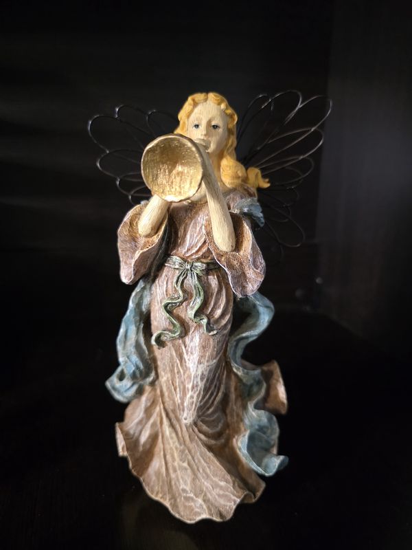 VINTAGE YOUNG INC. ANGEL WITH HORN PRE OWNED