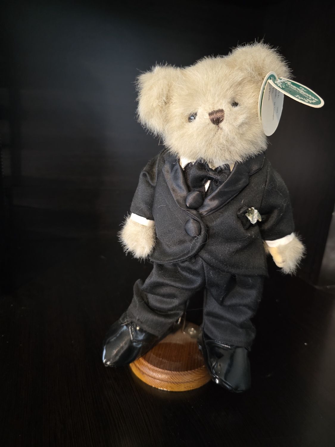 The Bearington Collection Mr. Lovington Teddy Bear Black Tux Style 1544 WITH TAGS AND STAND