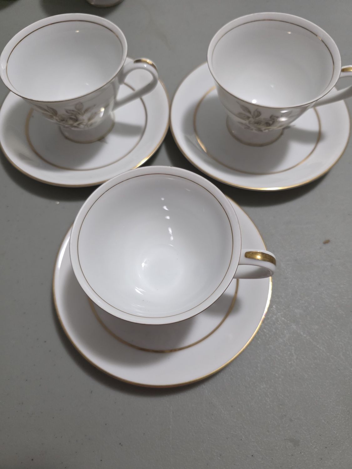 VINTAGE ENCHANTO 3 CUPS 3 SAUCERS BROWN ROSE