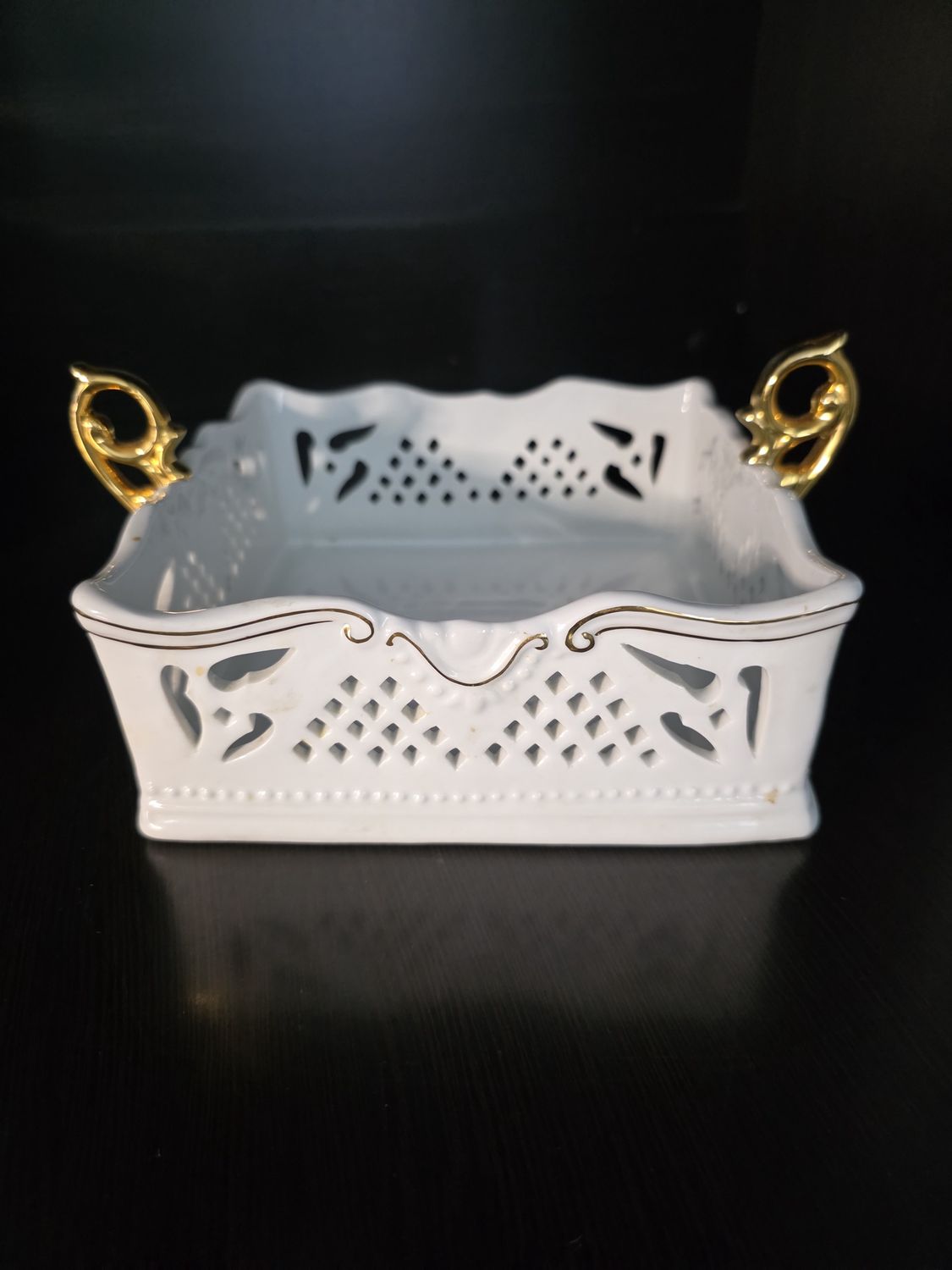 Porcelain Treasures Napkin Holder With Handles White Openwork Gold Gilded