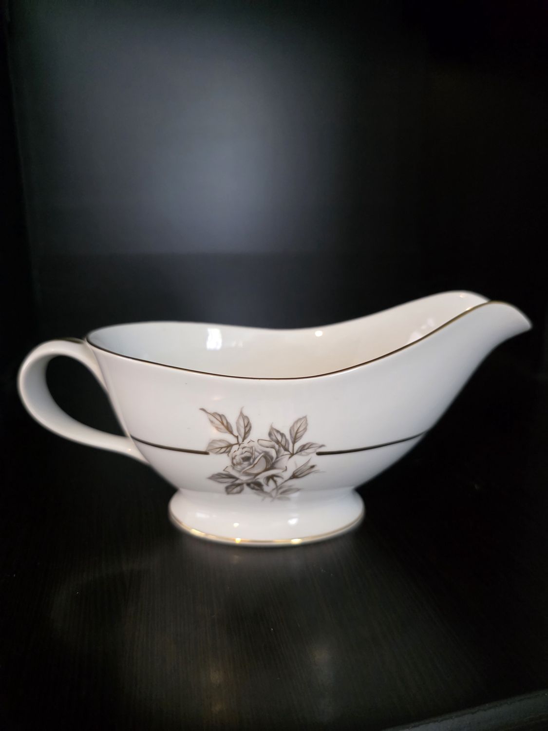 ENCANTO GRAVY BOAT