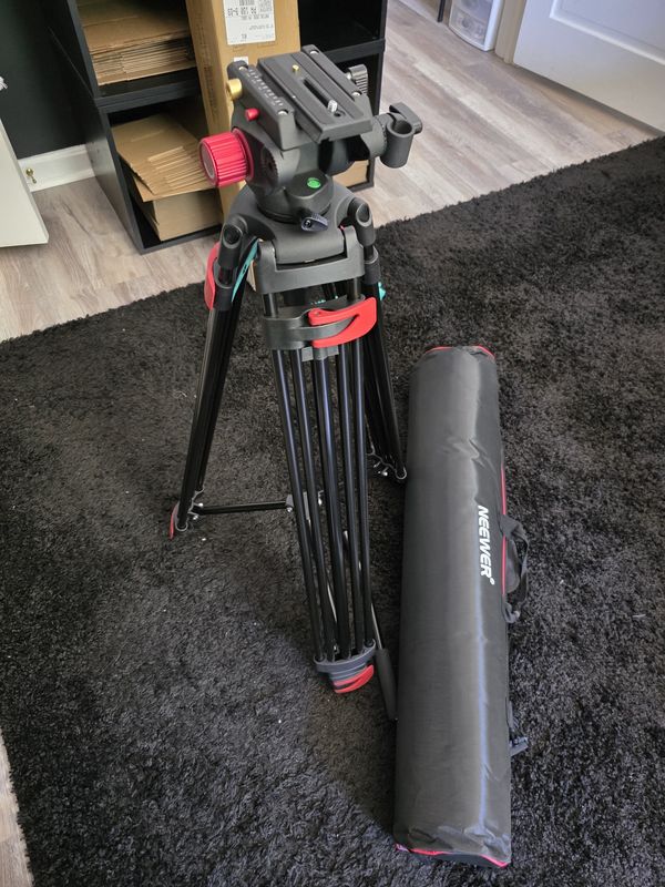 NEEWER 74&quot; Video Tripod with Fluid Head,Metal Heavy Duty Camera Tripod OPEN BOX